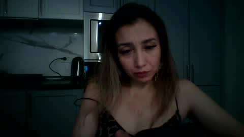 Snapshot of avinelra chatting on June 16, 2026, 7:05 pm avinelra online show from June 16, 2026, 7:05 pm