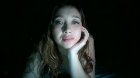 Snapshot of avinelra chatting on July 2, 2026, 12:32 am avinelra online show from July 2, 2026, 12:32 am