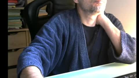 Snapshot of avoswe chatting on January 14, 2025, 8:09 am YANN... and SOPHIE sometimes online show from January 14, 2025, 8:09 am