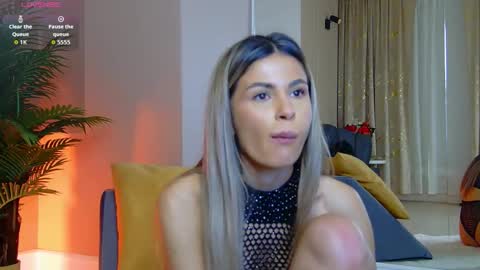 AVRILL CYRUX online show from February 6, 2026, 7:56 am