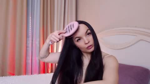 Avrora Inst online show from April 9, 2026, 10:15 pm