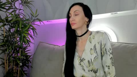Avrora online show from April 11, 2026, 1:21 am