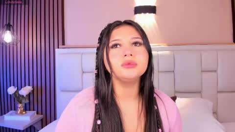 Avy  online show from April 16, 2026, 11:44 am