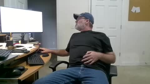 Snapshot of awesnead chatting on July 22, 2026, 5:05 pm awesnead online show from July 22, 2026, 5:05 pm