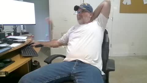 Snapshot of awesnead chatting on July 23, 2026, 5:22 pm awesnead online show from July 23, 2026, 5:22 pm