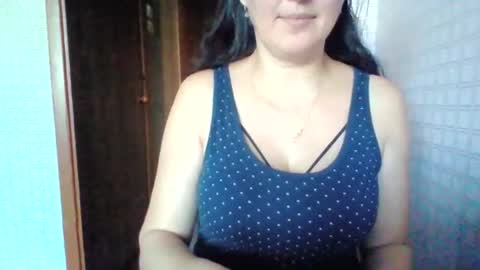 Snapshot of awesomeladyy chatting on December 16, 2025, 9:47 am awesomeladyy online show from December 16, 2025, 9:47 am