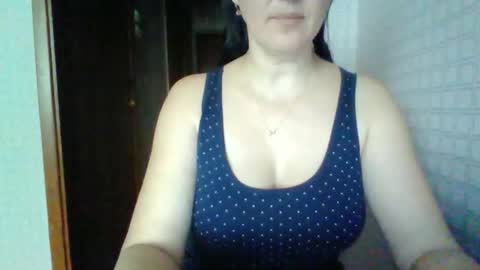 Snapshot of awesomeladyy chatting on December 18, 2025, 9:04 am awesomeladyy online show from December 18, 2025, 9:04 am