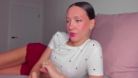 Awgustina online show from November 29, 2025, 9:12 am