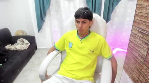 Snapshot of axeel_boy_ chatting on October 10, 2025, 7:13 pm Axel online show from October 10, 2025, 7:13 pm