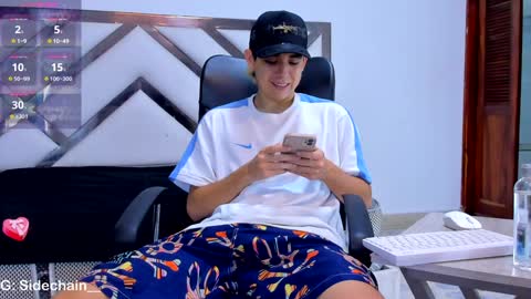 Snapshot of axel_cifer chatting on January 26, 2025, 8:45 pm Axel cifer online show from January 26, 2025, 8:45 pm