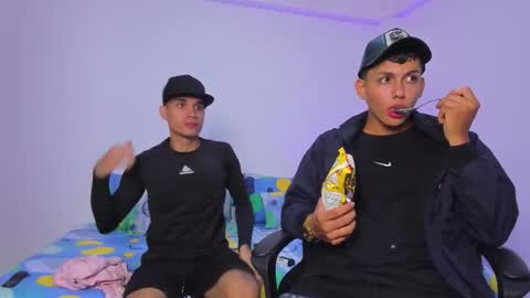 AXEL online show from November 27, 2025, 7:49 pm