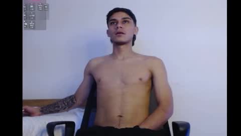 axel davis  online show from October 22, 2025, 7:41 am