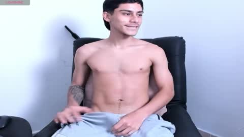 axel davis  online show from November 24, 2025, 5:34 pm