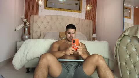 Snapshot of axel_daviss1 chatting on April 23, 2026, 4:42 pm Axel Daviss online show from April 23, 2026, 4:42 pm