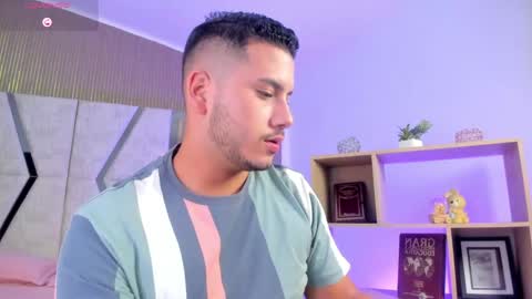 axel_grey_ online show from April 1, 2026, 1:41 pm
