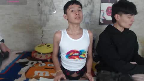 axel_milo_and_kairo online show from November 25, 2025, 9:26 pm