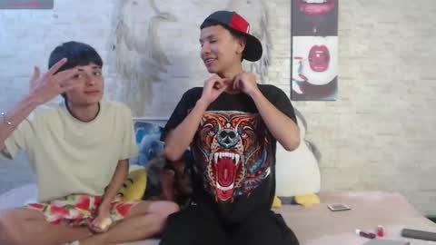 axel_milo_and_kairo online show from January 6, 2026, 12:03 am