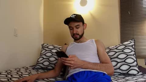 Axel Moon online show from December 15, 2025, 7:40 pm