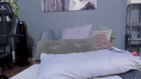 Axel online show from January 7, 2025, 2:42 am