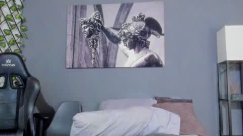 Axel online show from January 13, 2025, 2:18 am