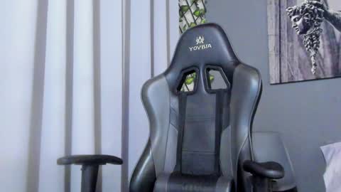 Axel online show from January 21, 2025, 1:39 am