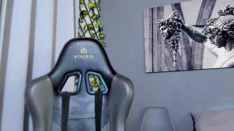 Axel online show from February 16, 2025, 10:10 pm