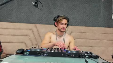 Snapshot of axel_porn_ chatting on May 18, 2026, 4:07 am Axel online show from May 18, 2026, 4:07 am