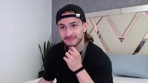 Snapshot of axel_porn_ chatting on June 2, 2026, 1:02 pm Axel online show from June 2, 2026, 1:02 pm