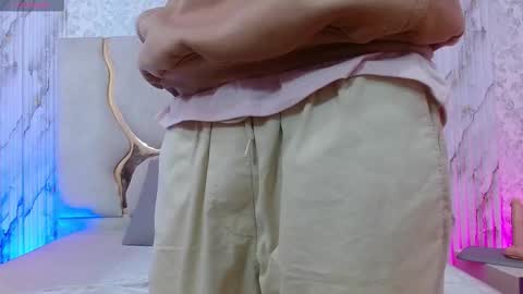 Snapshot of axel_tay1 chatting on January 14, 2026, 12:00 pm AXEL online show from January 14, 2026, 12:00 pm