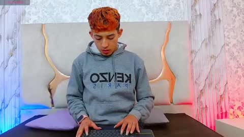 Snapshot of axel_tay1 chatting on February 11, 2026, 12:21 pm AXEL online show from February 11, 2026, 12:21 pm