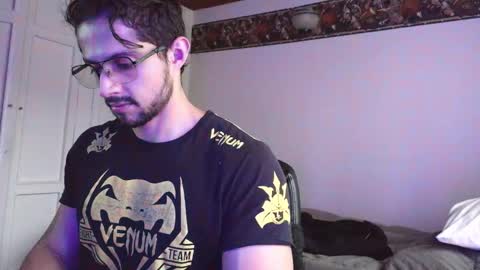 axelcr0ss online show from November 12, 2025, 9:47 pm