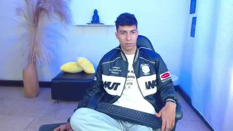 Axel online show from July 15, 2026, 1:49 pm