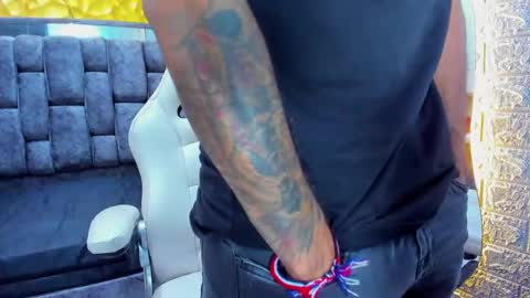 Axell Cross2 online show from February 1, 2025, 7:23 pm