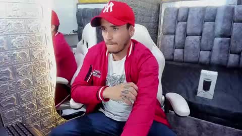 Axell Cross2 online show from February 9, 2025, 7:19 pm