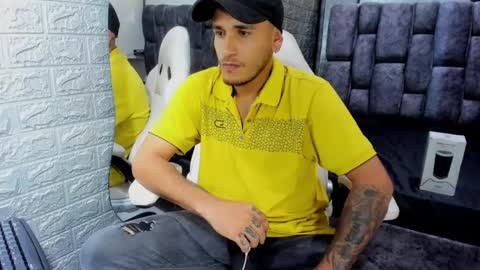 Axell Cross2 online show from February 24, 2025, 8:36 pm