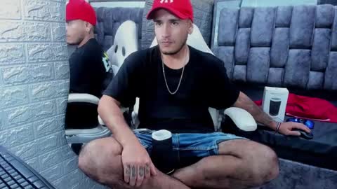 Axell Cross2 online show from February 26, 2025, 5:31 am