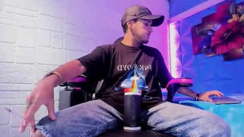 Axell Cross2 online show from October 8, 2025, 2:25 pm