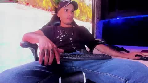 Axell Cross2 online show from March 14, 2026, 2:00 pm