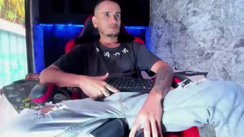 Snapshot of axell_cross2 chatting on April 17, 2026, 1:25 pm Axell Cross2 online show from April 17, 2026, 1:25 pm