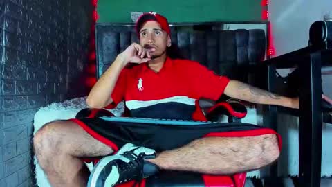 Snapshot of axell_cross2 chatting on April 19, 2026, 1:27 am Axell Cross2 online show from April 19, 2026, 1:27 am