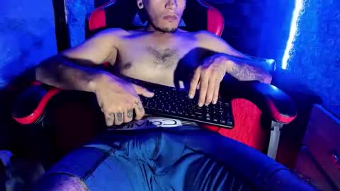 Snapshot of axell_cross2 chatting on April 23, 2026, 3:30 am Axell Cross2 online show from April 23, 2026, 3:30 am