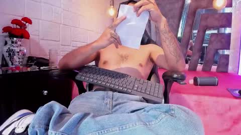 Snapshot of axell_cross2 chatting on April 25, 2026, 2:14 pm Axell Cross2 online show from April 25, 2026, 2:14 pm