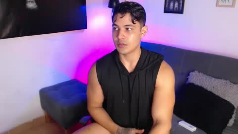 Snapshot of axell_dior chatting on November 27, 2025, 2:57 am axell online show from November 27, 2025, 2:57 am