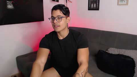 Snapshot of axell_dior chatting on March 20, 2026, 10:53 am axell online show from March 20, 2026, 10:53 am