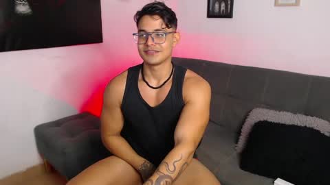 Snapshot of axell_dior chatting on March 28, 2026, 11:48 pm axell online show from March 28, 2026, 11:48 pm