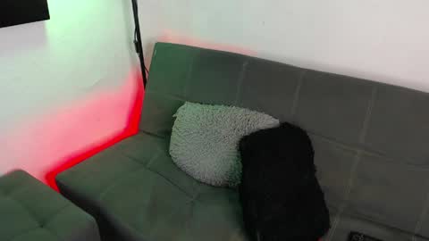 Snapshot of axell_dior chatting on May 8, 2026, 2:17 am axell online show from May 8, 2026, 2:17 am