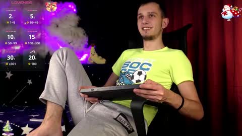 Snapshot of axelmaxximo chatting on December 14, 2025, 3:50 pm Axxel online show from December 14, 2025, 3:50 pm