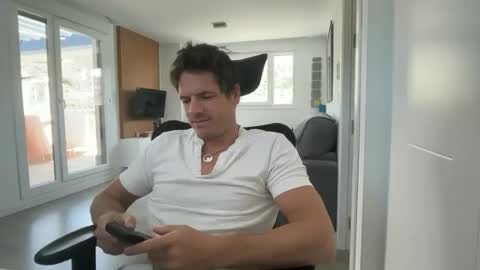 Axel Shore online show from April 27, 2026, 10:46 am