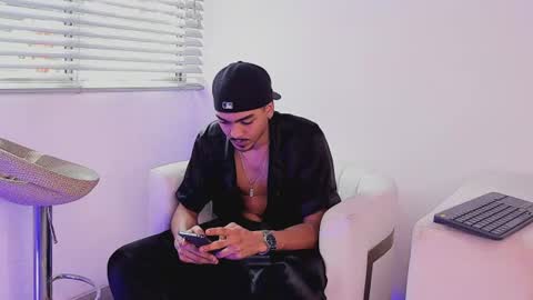 Axel online show from June 24, 2026, 5:56 pm