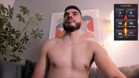 Snapshot of axelthompsom chatting on October 25, 2025, 10:59 pm Axel Thompsom online show from October 25, 2025, 10:59 pm